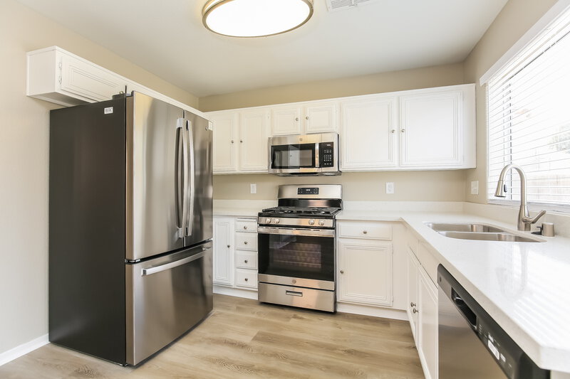 2,325/Mo, 3933 Canyon Meadows Ct Las Vegas, NV 89129 Kitchen View 2