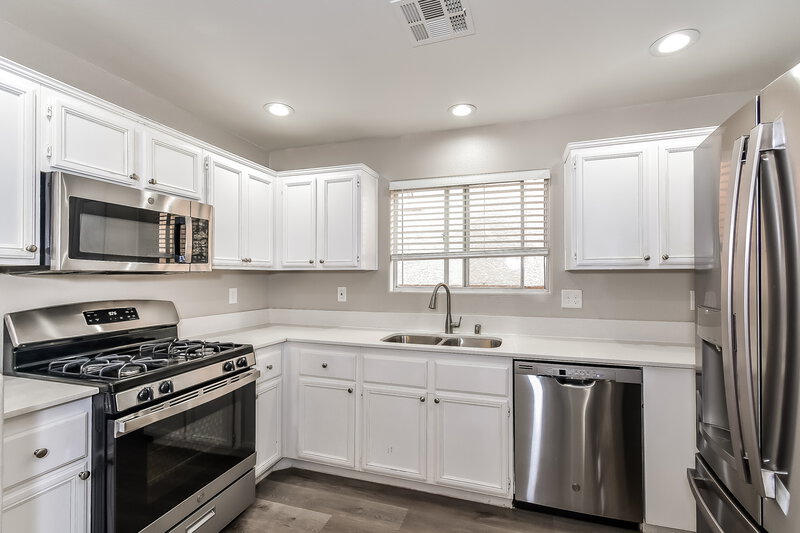 1,895/Mo, 5620 Cactus Thorn Ave Las Vegas, NV 89118 Kitchen View