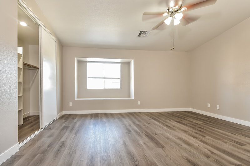 1,895/Mo, 5620 Cactus Thorn Ave Las Vegas, NV 89118 Main Bedroom View