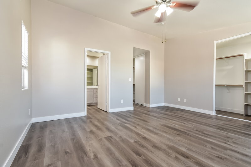 1,895/Mo, 5620 Cactus Thorn Ave Las Vegas, NV 89118 Main Bedroom View 2