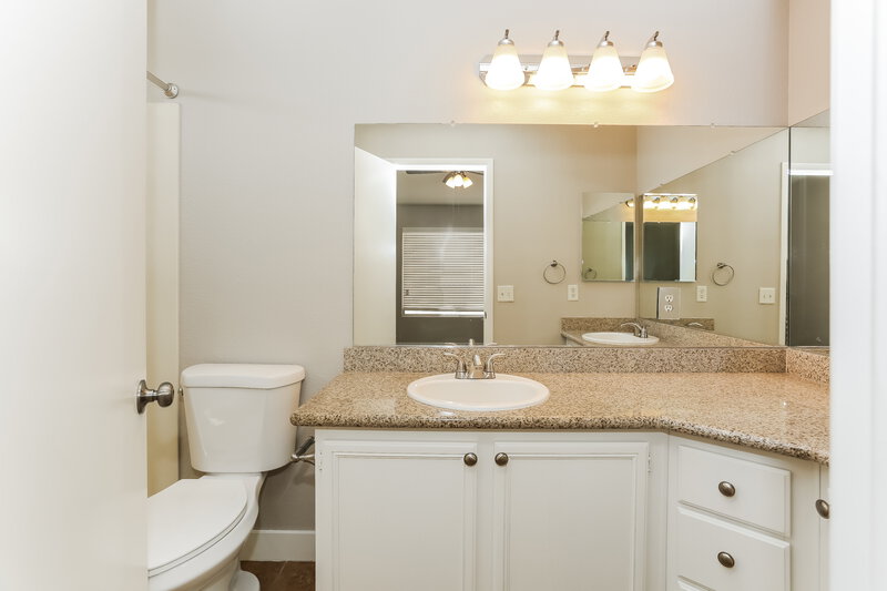 3,080/Mo, 8044 Exploration Ave Las Vegas, NV 89131 Main Bathroom View