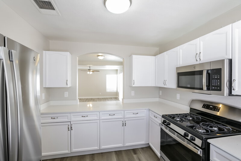 2,085/Mo, 3201 cheltenham st Las Vegas, NV 89129 Kitchen View 2