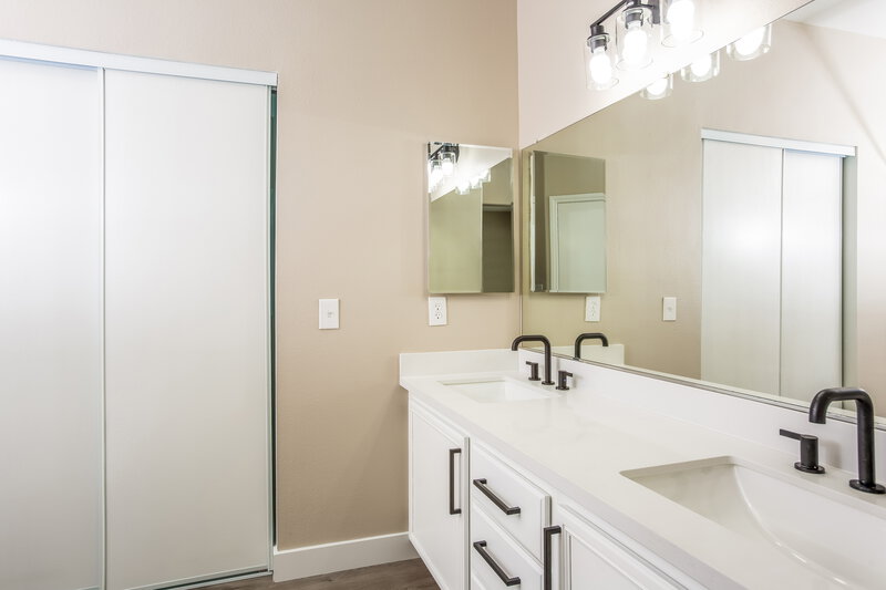 3,280/Mo, 3555 April Springs St Las Vegas, NV 89147 Main Bathroom View