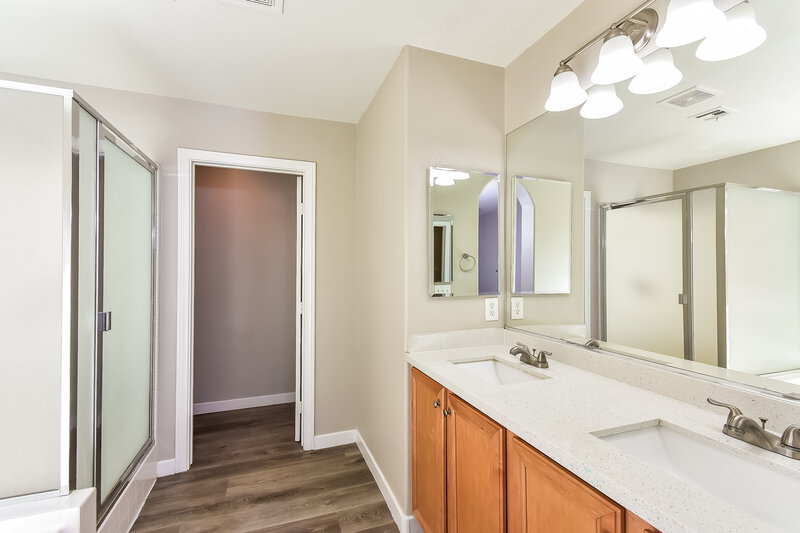 1,875/Mo, 7941 Violet Dawn St Las Vegas, NV 89149 Main Bathroom View