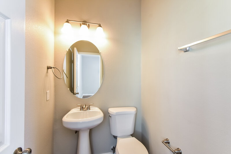 1,875/Mo, 7941 Violet Dawn St Las Vegas, NV 89149 Bathroom View