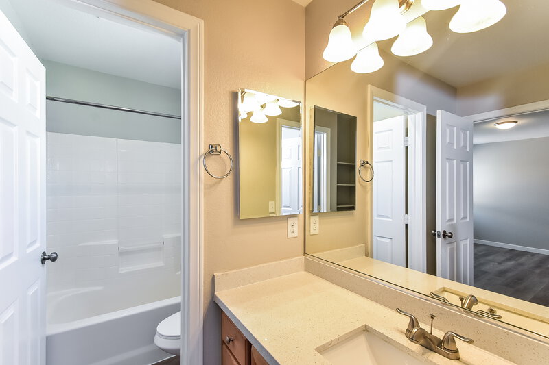 1,875/Mo, 7941 Violet Dawn St Las Vegas, NV 89149 Bathroom View 2
