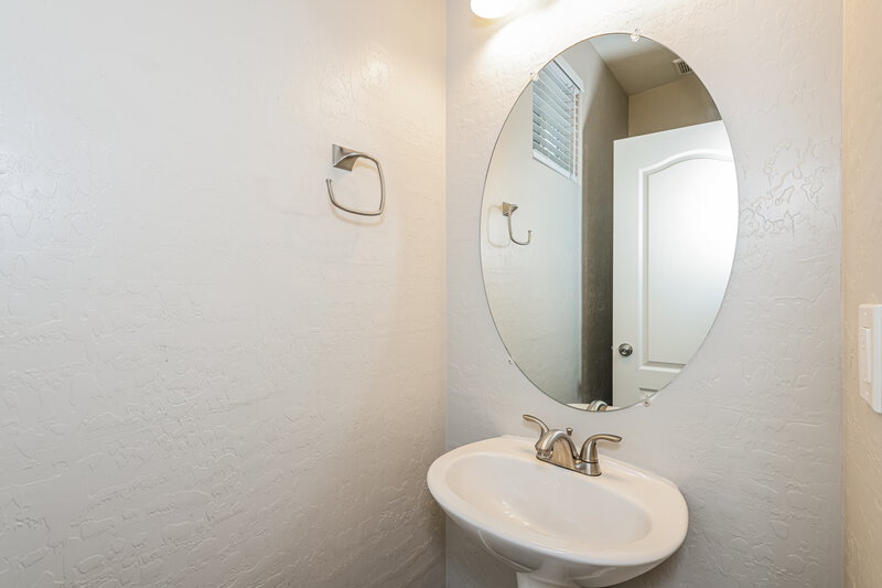 1,995/Mo, 10584 La Campana St Las Vegas, NV 89179 Bathroom View 2