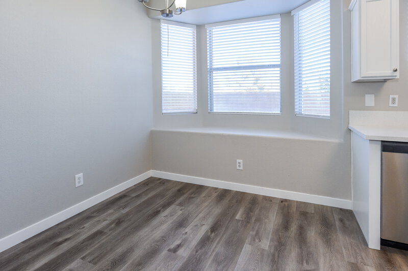 2,140/Mo, 7534 Luna del Rey St Las Vegas, NV 89123 Dining Room View