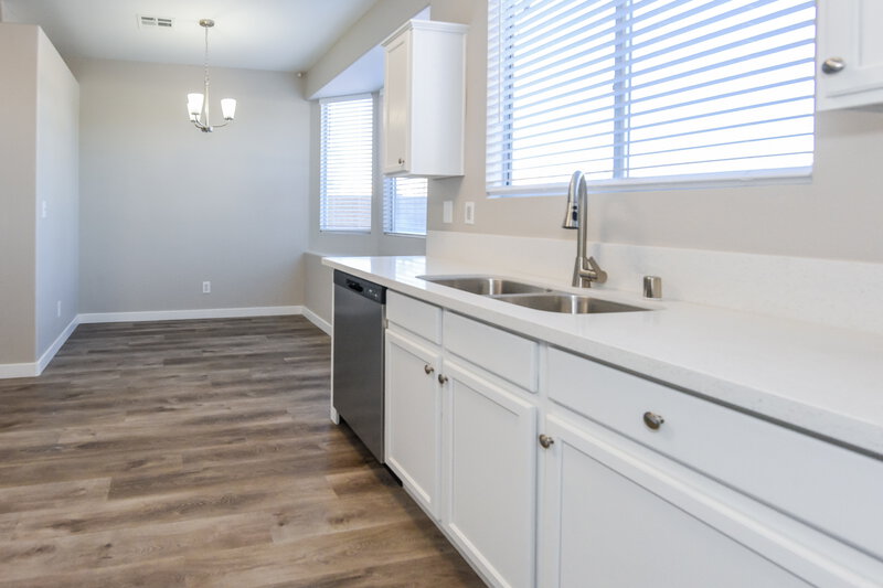 2,140/Mo, 7534 Luna del Rey St Las Vegas, NV 89123 Kitchen View 2