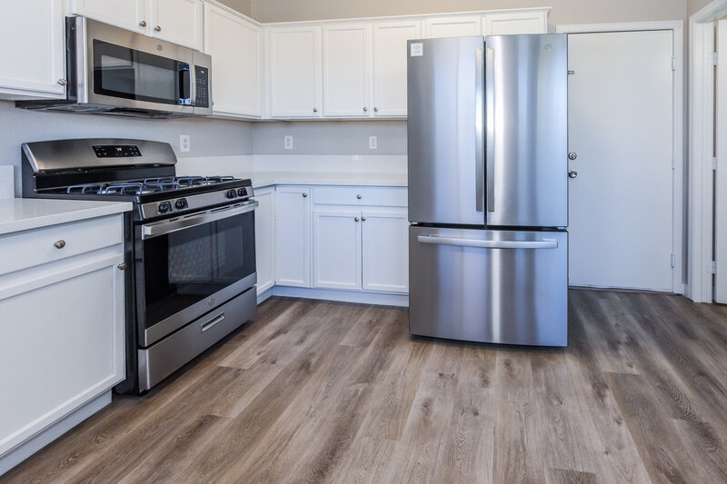 2,140/Mo, 7534 Luna del Rey St Las Vegas, NV 89123 Kitchen View 3