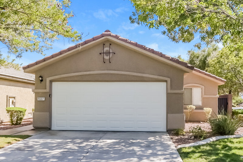 1,880/Mo, 5537 Harbour Pointe Ave Las Vegas, NV 89122 External View