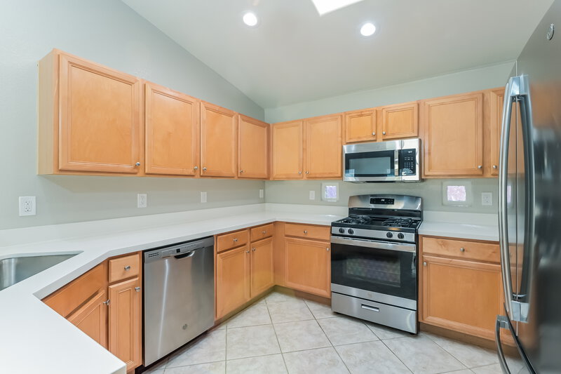 1,880/Mo, 5537 Harbour Pointe Ave Las Vegas, NV 89122 Kitchen View