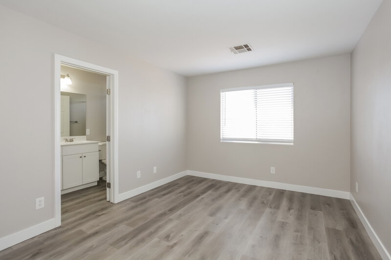 1,900/Mo, 4821 Royal Lake Ave Las Vegas, NV 89131 Main Bedroom View