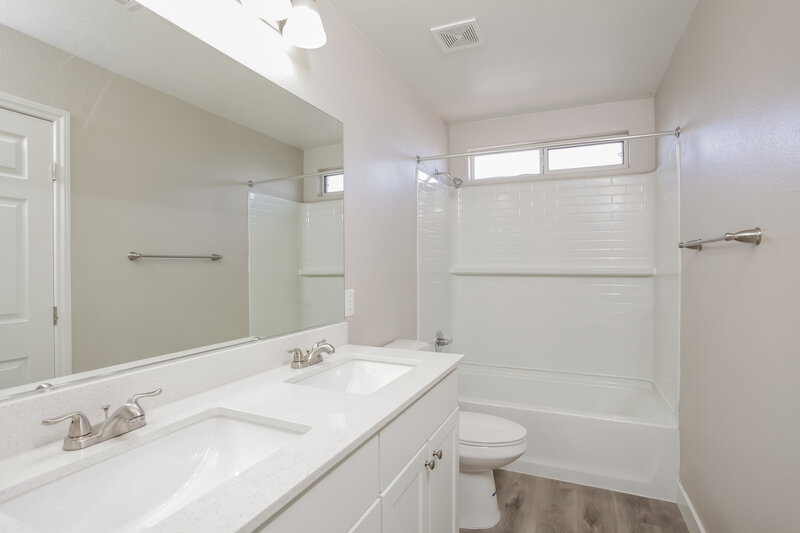 1,900/Mo, 4821 Royal Lake Ave Las Vegas, NV 89131 Main Bathroom View