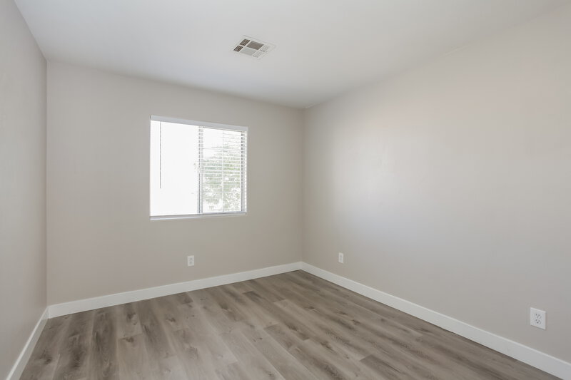 1,900/Mo, 4821 Royal Lake Ave Las Vegas, NV 89131 Bedroom View 3