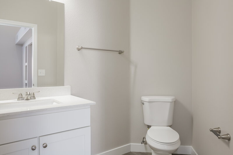 1,900/Mo, 4821 Royal Lake Ave Las Vegas, NV 89131 Bathroom View 2