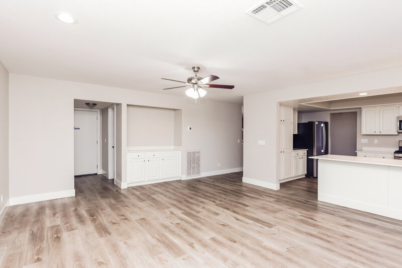 2,485/Mo, 333 Santa Monica Drive Henderson, NV 89014 Family Room View 2