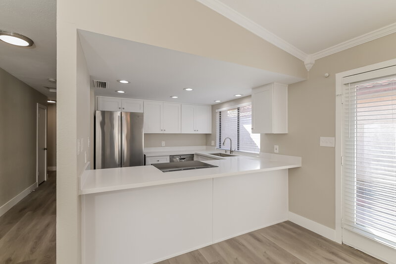 1,975/Mo, 7700 Blackbird Ave Las Vegas, NV 89145 Kitchen View