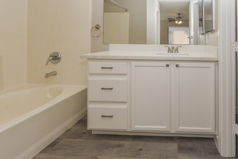 2,150/Mo, 10265 Montana Mountain Street Las Vegas, NV 89183 Main Bathroom View