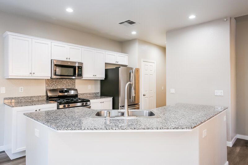 2,200/Mo, 3641 Pinnate Dr Las Vegas, NV 89147 Kitchen View