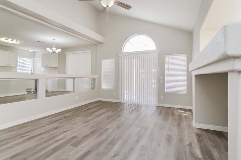 2,275/Mo, 7659 Glorietta Bay Ct Las Vegas, NV 89139 Living Room View