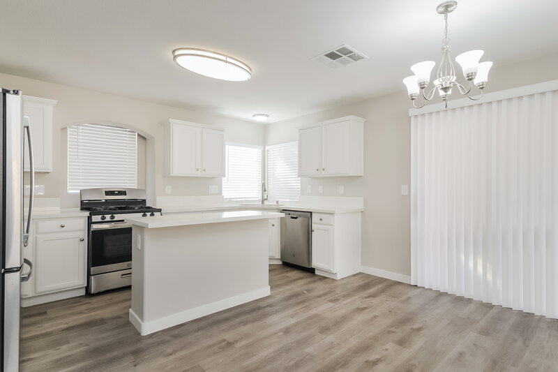 2,275/Mo, 7659 Glorietta Bay Ct Las Vegas, NV 89139 Dining Room View