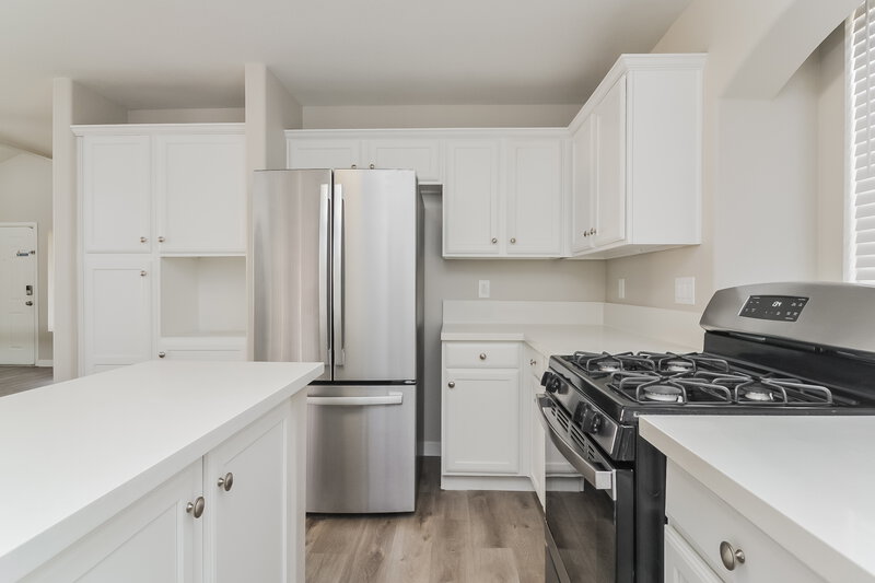 2,275/Mo, 7659 Glorietta Bay Ct Las Vegas, NV 89139 Kitchen View