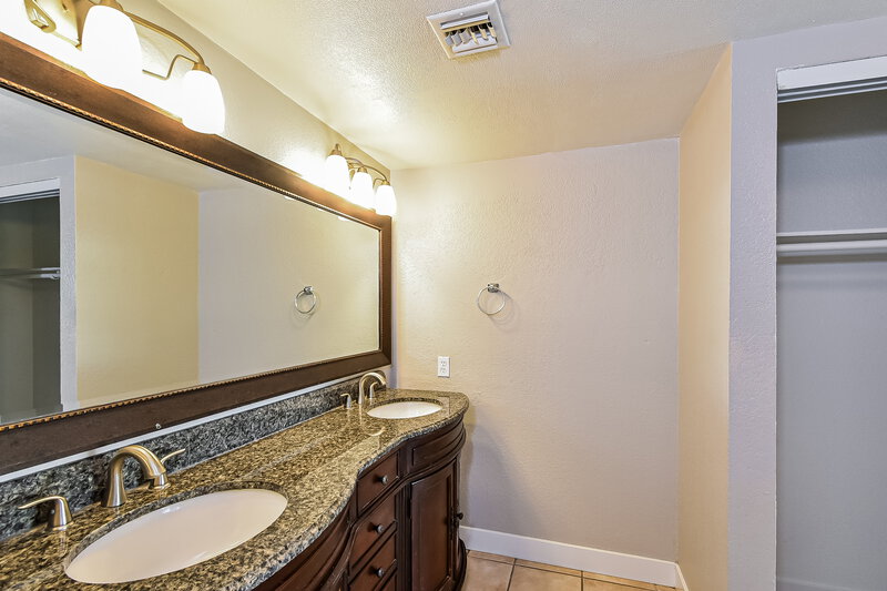 2,030/Mo, 7761 Success Ct Las Vegas, NV 89145 Bathroom View