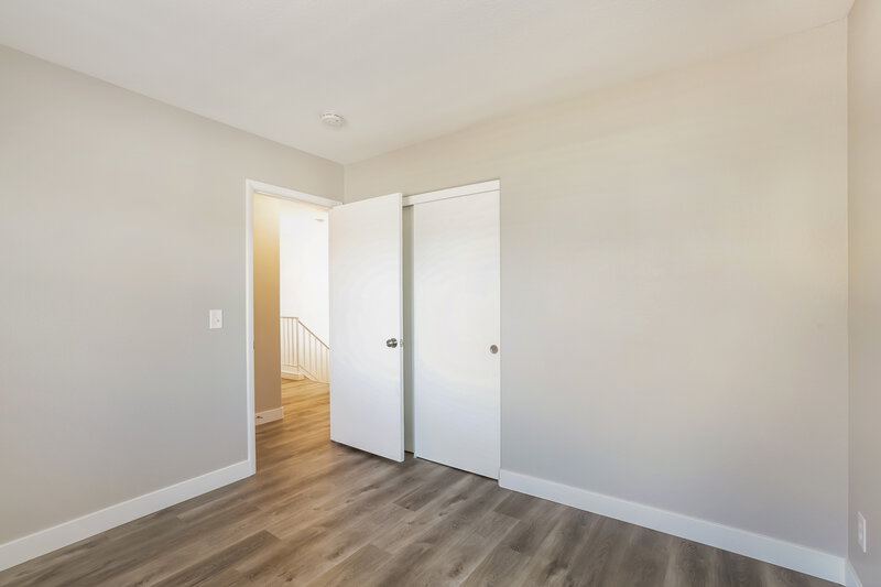 2,230/Mo, 800 Rock Springs Dr Las Vegas, NV 89128 Bedroom View 2