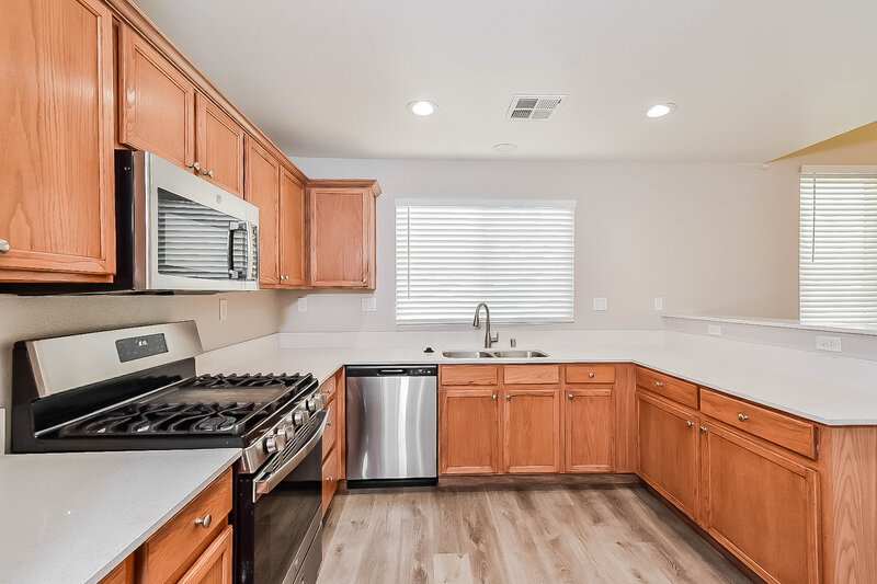 1,835/Mo, 4646 English Lavender Ave North Las Vegas, NV 89031 Kitchen View 2