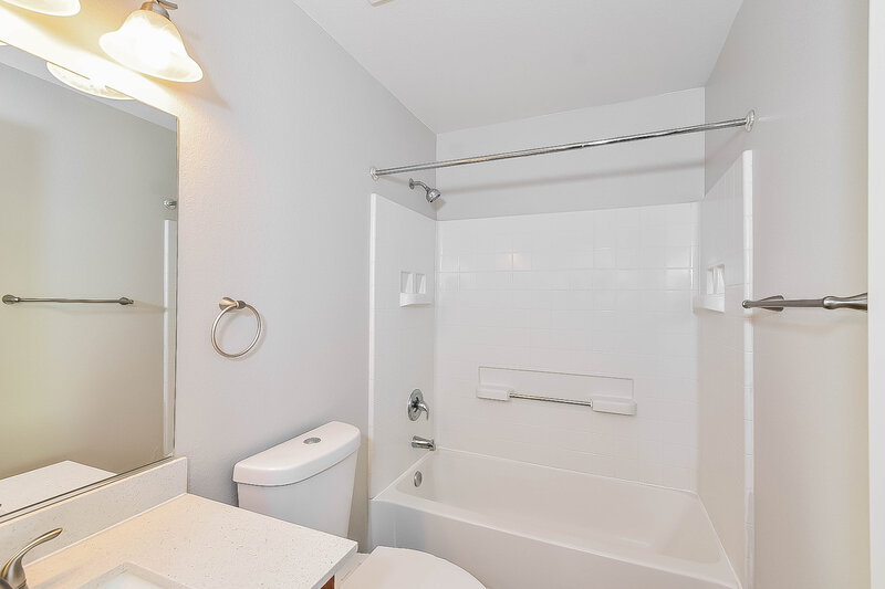 1,835/Mo, 4646 English Lavender Ave North Las Vegas, NV 89031 Bathroom View 2