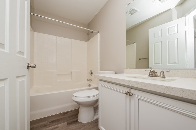 2,130/Mo, 8325 New Leaf Ave Las Vegas, NV 89131 Bathroom View