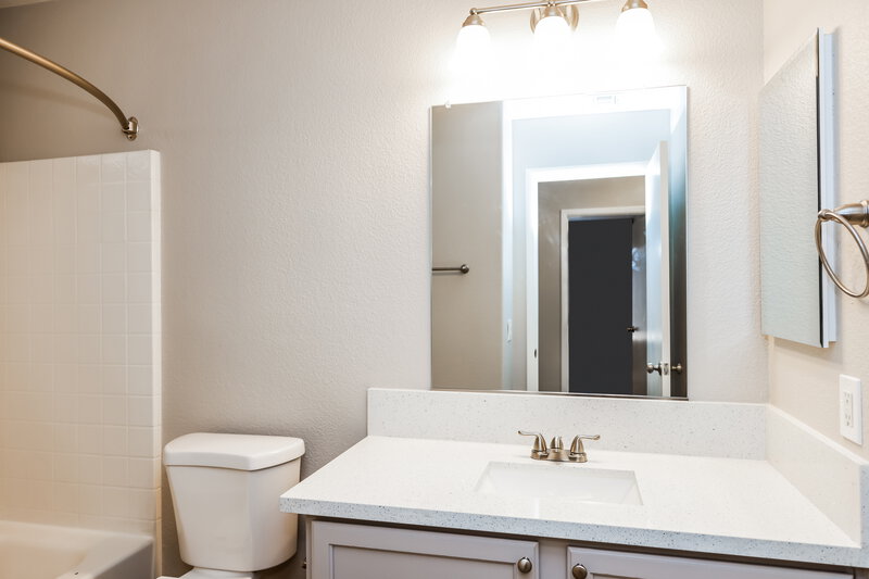 2,185/Mo, 5023 Benezette Ct Las Vegas, NV 89141 Bathroom View