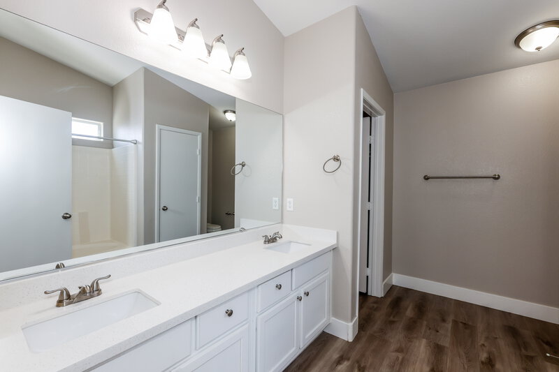 2,460/Mo, 1743 Dark Wolf Ave Las Vegas, NV 89123 Main Bathroom View