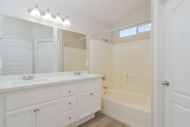 2,345/Mo, 674 Pacific Cascades Drive Henderson, NV 89012 Main Bathroom View