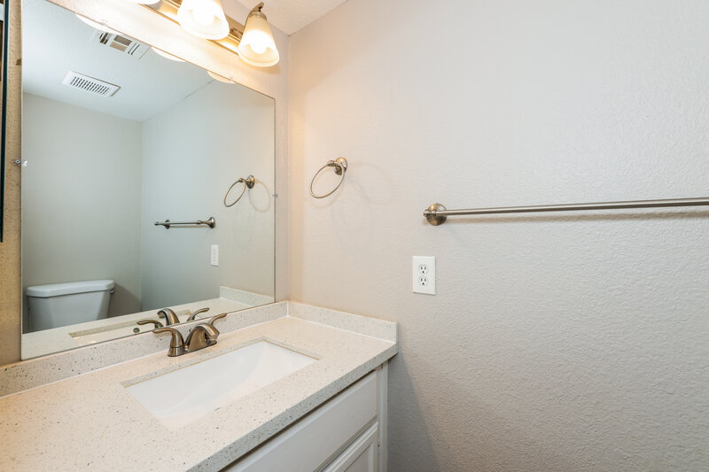 1,990/Mo, 609 Carleton Dr Henderson, NV 89014 Bathroom View