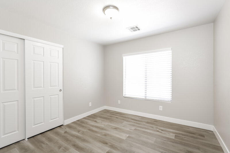 2,155/Mo, 6531 Duck Hill Springs Dr Las Vegas, NV 89122 Bedroom View