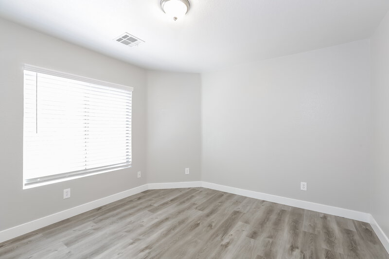 2,155/Mo, 6531 Duck Hill Springs Dr Las Vegas, NV 89122 Bedroom View 2