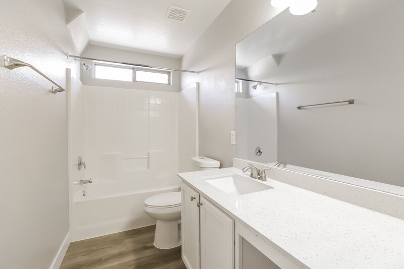 2,155/Mo, 6531 Duck Hill Springs Dr Las Vegas, NV 89122 Bathroom View