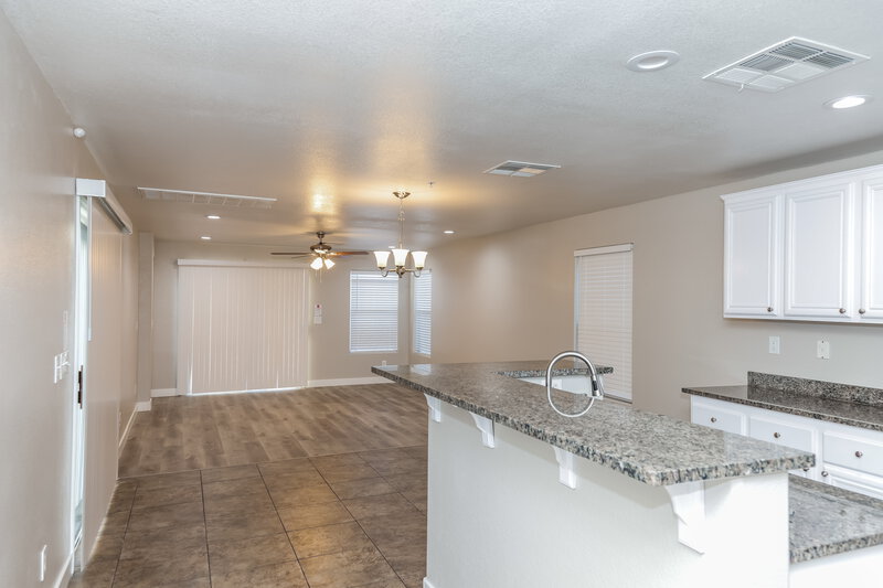 2,235/Mo, 168 Scenic Lookout AVE Henderson, NV 89002 Kitchen View