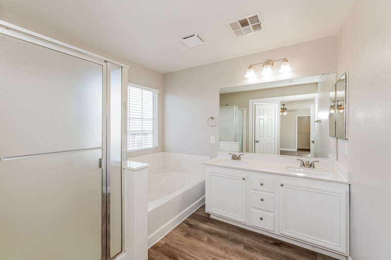 2,205/Mo, 168 Scenic Lookout AVE Henderson, NV 89002 Main Bathroom View