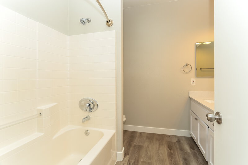 1,795/Mo, 1608 Wendell Williams Ave Las Vegas, NV 89106 Bathroom View