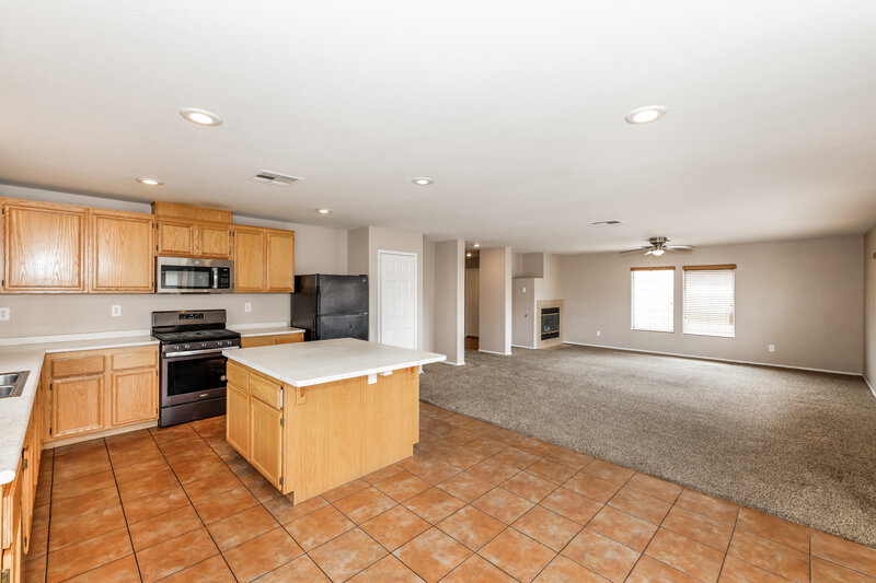 2,130/Mo, 3433 Palatine Hills Ave North Las Vegas, NV 89081 Kitchen View