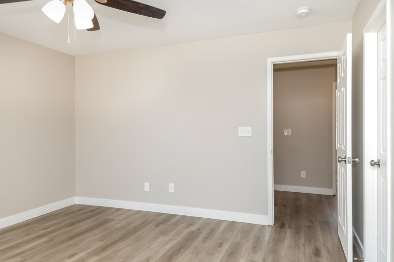 1,860/Mo, 5864 Cape Hatteras Ct Las Vegas, NV 89139 Main Bedroom View 2