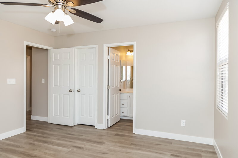 1,860/Mo, 5864 Cape Hatteras Ct Las Vegas, NV 89139 Main Bedroom View 3