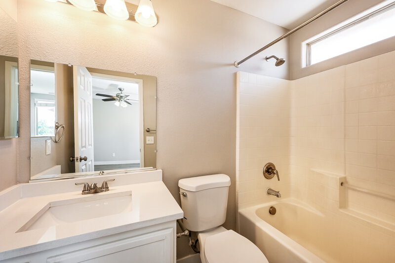 1,945/Mo, 5864 Cape Hatteras Ct Las Vegas, NV 89139 Bathroom View
