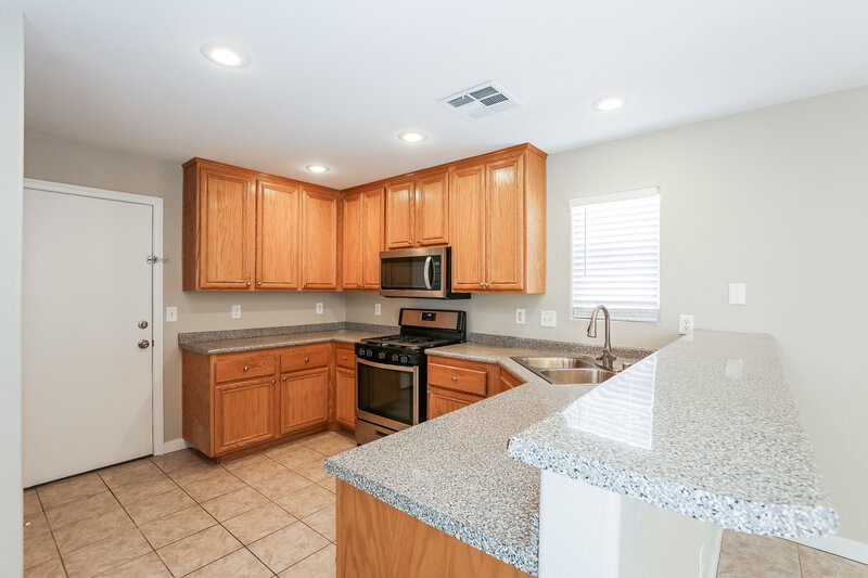 2,175/Mo, 8416 Debellis Creek Ct Las Vegas, NV 89131 Kitchen View