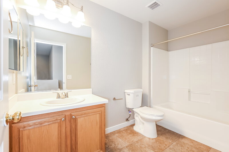 2,175/Mo, 8416 Debellis Creek Ct Las Vegas, NV 89131 Bathroom View