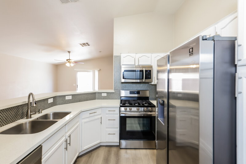 1,860/Mo, 5285 Mineral Lake Dr Las Vegas, NV 89122 Kitchen View