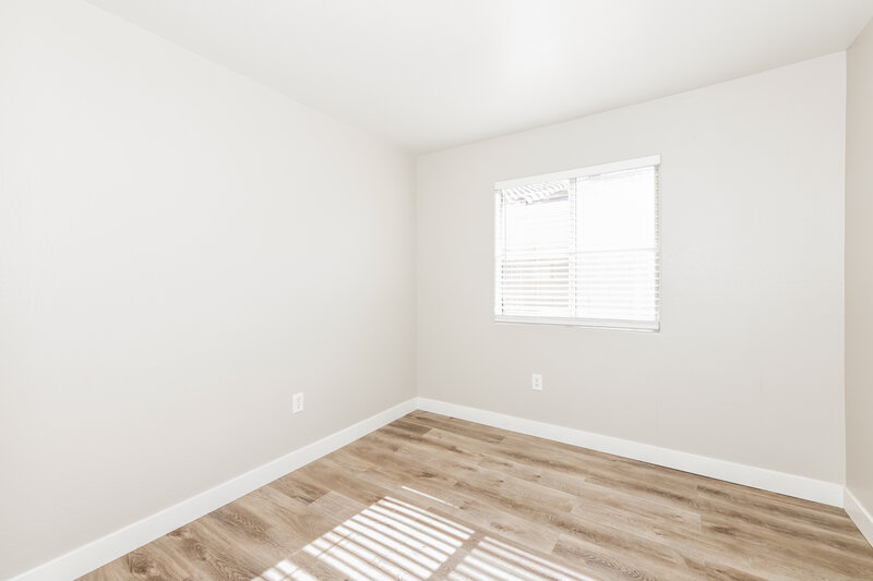 1,860/Mo, 5285 Mineral Lake Dr Las Vegas, NV 89122 Bedroom View